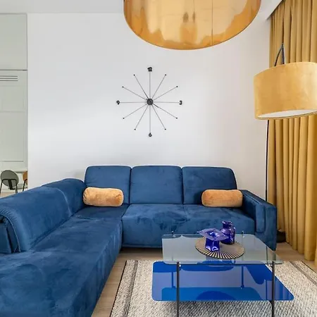 Apartment 1-bedroom Luxury Near Metro Warsaw
