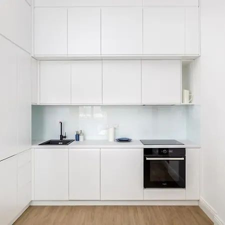1-bedroom Luxury Near Metro